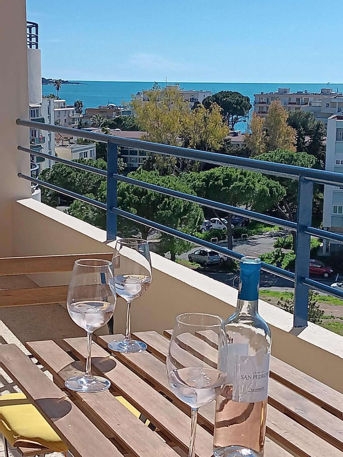 3 Pieces Vue Mer - Clim - 5 Min De La Plage A Pied Antibes Bagian luar foto